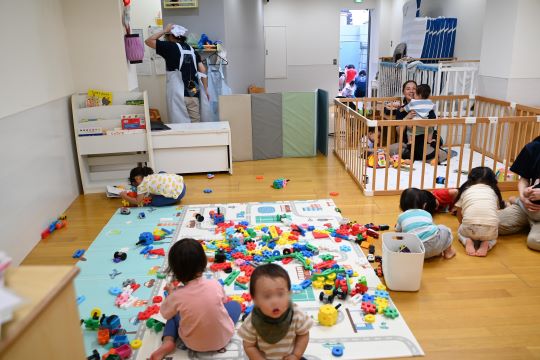 doors南阿佐ヶ谷の定員は15名。0～2歳まで、一人ひとりに丁寧な保育を行っている。